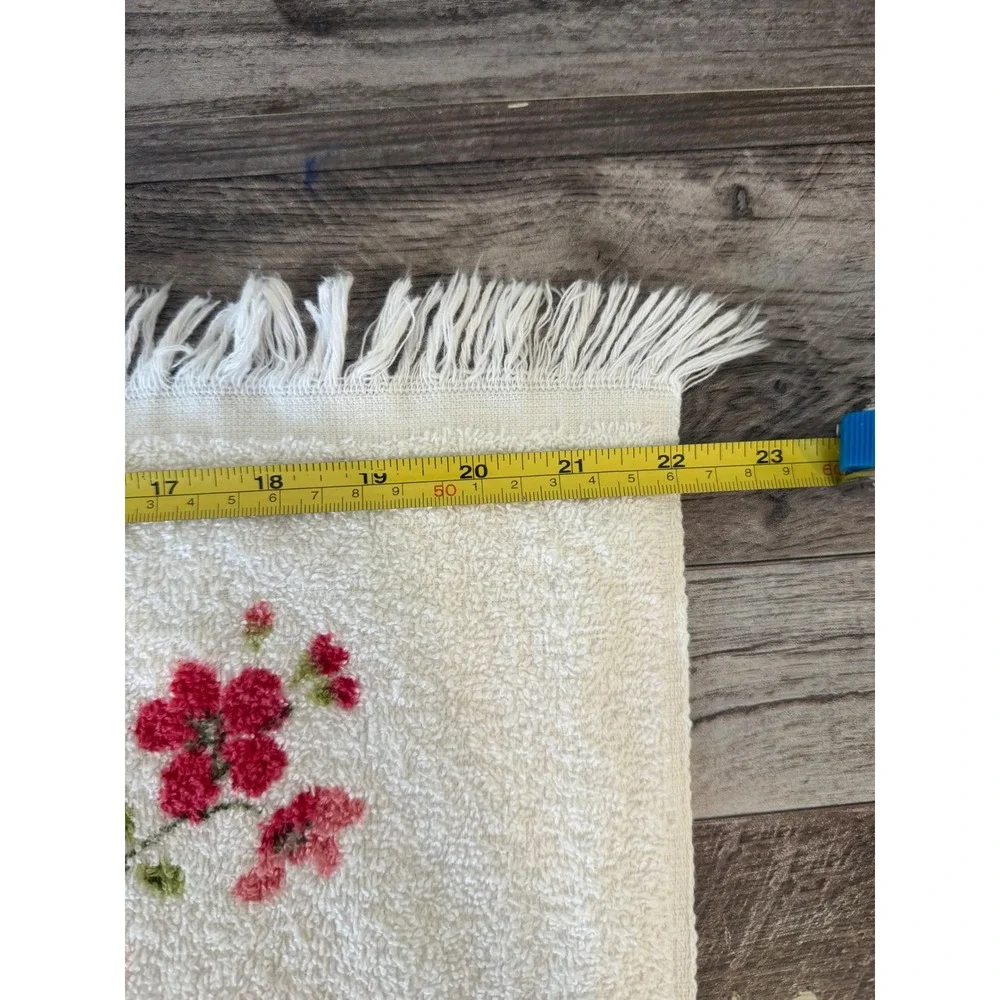 Vintage Cannon Pink Floral Bath Towel With Fringe Cottage Grannycore